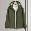 Nueva Chaqueta de Asalto para Montañismo y Senderismo al Aire Libre Otoño Invierno Softshell Estilo Montaña Cortavientos Impermeable Triple Protección Ropa Exterior Delgada con Capucha