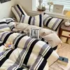 Juego de Ropa de Cama de Franela Gruesa de Algodón Puro de Cuatro Piezas Ropa de Cama 100% Algodón Otoño e Invierno Funda Nórdica Sábana Sábana Ajustable Juego de Tres Piezas