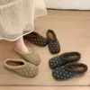 Sandálias plataforma slip-on redondas com estampa de bolinhas retrô, nova coleção outono/inverno 2026, versáteis e estilosas, fáceis de calçar