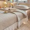 Conjunto de três peças de capa de cama estilo grego retrô, 100% algodão, lençol de cama acolchoado com renda, antiderrapante, dupla face, puro algodão