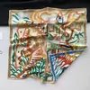 Lenço de Seda Feminino Hangzhou Silk Light Luxury Versátil para Primavera e Verão com Padrão de Zebra Dançante Lenço Quadrado 70 Lenço/Xale de Seda de Amora