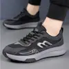 Zapatos de Hombre 2026 Primavera Nuevos Zapatos Casuales Transpirables Antideslizantes Suela Suave Versátiles Zapatos Deportivos para Exteriores Diarios Zapatos para Correr