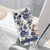Comércio Exterior Mais Vendido Capa de Celular Floral Azul Retrô Adequada para Apple 18Pm Modelo Estiloso Iphone17 Capa Macia de Silicone