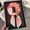 Bufanda Cuadrada Pequeña de Imitación Seda con Estampado de Leopardo y Cebra de Cuatro Cuadrículas para Mujer, Bufanda de Verano Pequeña con Aspecto de Alta Gama, Bufanda Decorativa para el Cuello