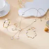 Conjunto de Colar, Pulseira e Brincos de Trevo de Cinco Folhas Moda Transfronteiriça, Design de Luxo Acessível Flor de Cinco Pétalas Conjunto de Cinco Peças