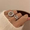 Anillo elegante personalizado con letra microincrustada de circonita estilo Chanel Anillo de celebridad de Internet ins de lujo ligero de alta gama anillo abierto