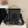 Bolso de Mano de Moda de Gama Alta con Correa Ancha para el Hombro 2025 Transfronterizo Nuevo Bolso Cubo Cruzado Estampado de Venta Caliente para Mujer