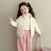 Ropa de invierno para niños, chaqueta con forro interior para niñas, nuevo estilo 2026, chaqueta ligera de plumón 90% plumón de pato blanco para niños, perfecta para uniformes escolares