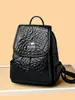 Mochila Feminina de Luxo 2025 Nova de Grande Capacidade Fashionável Couro Macio Mochila para Estudante Universitário Bolsa Escolar Pequena Simples Tendência
