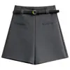 Shorts blancos casuales para mujer, nuevo estilo primavera/verano 2026, adecuados para usar como prenda exterior, línea A, versátiles, de cintura alta, corte ajustado, aptos para figuras petite, pantalones de pierna ancha