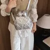 Mochila 2026, mochila de mujer moderna, diseño de moda con patrón de diamantes, estilo nuevo súper popular, con un detalle único de lazo
