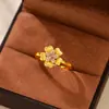 Tienda de Oro Mismo Estilo Anillo de Pétalo de Oro Cepillado para Mujer, Pequeño y Dulce con Anillo Abierto Chapado en Oro Tachonado de Diamantes, Suministro Directo para Transmisiones en Vivo