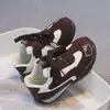 Moda Infantil Entrenamiento Alemán Estilo Primavera/Otoño 2026 Versátil Elegante Duradero Superficie de Cuero Zapatos de Entrenamiento Forrest Gump Alemán Zapatos de Estudiante Alta Apariencia