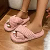 Zapatillas cruzadas de venta caliente transfronterizas, hechas a medida, pequeña cantidad, para mujer, uso doméstico, otoño e invierno, zapatillas de hombre de felpa, suela plana, punta abierta