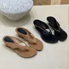Chanclas Koreanas con Remaches para Mujer 2026 Nuevas Sandalias de Moda de Verano para Uso en Exteriores Sandalias de Cuña Dedo Plano