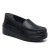 Zapatos de enfermera para mujer suelas blandas cómodos antideslizantes suelas gruesas zapatos de mujer planos transpirables de cuero trabajo médico zapatos blancos en stock al por mayor
