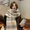 Colección de Bufandas de Mohair de Color Sólido de Otoño e Invierno, Bufandas Atmosféricas Estilo Coreano, Bufandas Chal Ampliadas y Engrosadas al por Mayor