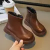 Nuevas Botas de Moda Versátiles de Caña Media de Felpa Plus Estilo Británico Niñas Niños Botas Martens Tendencia Estilo Coreano 2026 Botas Individuales