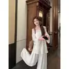Toma real de conjunto de top suelto de encaje calado bordado vintage francés de talla grande y pantalón largo ancho suelto