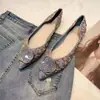 Sapato feminino estilo francês com estampa de grou de almofada branca, brisa noturna, novo modelo 2026, sapato elegante para o dia a dia, estilo suave, sola plana macia