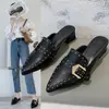 2026 Novas Mules Retrô de Bico Fino com Salto Médio Estilo Coreano com Rebites da Moda, Sandálias Casuais Femininas para Uso Externo