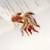 Nova Broche Peixe Dourado de Liga Metálica com Strass Estilo Chinês Nicho de Luxo para Cardigã Casaco Corsage Alfinete de Joia