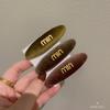 Corea del Sur Dongdaemun - Tela de terciopelo dorado con letras en inglés, pinza para el pelo con forma de pico de pato, pinza lateral para el flequillo, pinza para la cabeza rota en la parte posterior