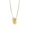 Estilo retro francés, sensación de lujo ligero y alta gama, collar de perlas en forma de corazón, aretes versátiles simples y únicos, exquisito juego de joyería
