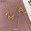 Tienda de Oro Mismo Estilo Collar de Corazón Hueco con Diamante Color Oro Arena para Mujer, Cadena de Clavícula Sencilla y de Gama Alta de Nicho, Regalo para Novia