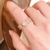 Nuevo Anillo de Lujo Ligero con Estrella de Diamantes Completos para Mujer, Nicho de Moda de Gama Alta, Versátil, Incrustado con Circonita, Anillo Abierto Ajustable de Xiaohongshu
