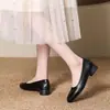 2026 Novos Sapatos Rasos Franceses Simples Femininos Couro Macio Para Ir ao Trabalho Solado Macio Pés Não Cansados Sapatos Femininos Slip-on Respiráveis Sapatos para Mãe