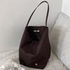 Bolso de cubo rojo de hombro súper suave de alta gama de nicho de otoño para mujer, bolsa de mano ligera de tela Oxford versátil de gran capacidad