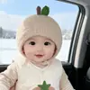 Gorro de Bebé Cálido de Moda Estilo Apple en Rojo para Año Nuevo, Gorro Unisex para Exteriores que Protege los Oídos, Imprescindible para Bebés