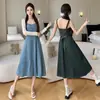 Foto Real de Falda de Peto de Mezclilla, Vestido de Longitud Media para Mujer, Azul Oscuro, Azul Claro, Gris, Retro, Nostálgico, Otro