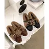 Cor de Castanha Doce e Cremosa~! Sapatos de Couro Quentes e com Forro Peludo de Corte Profundo para Mulheres, Mocassins Peludos, Sapatos Baixos de Inverno