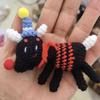 Muñeca de Monstruo de Tres Ojos Colgante de Lana Colgante Tejido a Mano Producto Terminado Muñeca de Ganchillo Hecha a Mano Colgante de Ganchillo Producto Terminado