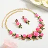 Traje de Joyería Camelia Collar Pendientes para Mujer Entrada Lujo Nueva Moda Flor Tridimensional Pulsera Pulsera Joyería de Boda