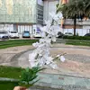 Decoração de Casa Flores Artificiais Realistas para Arranjo de Cena, Delphinium Branco Hidratante de 2 Galhos Flores Falsas de Casamento Atacado
