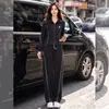 Traje deportivo casual para primavera y otoño de 2026, atuendo súper moderno, un conjunto completo con un ambiente juvenil y sofisticado, conjunto de dos piezas con sudadera