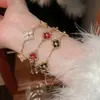 Pulsera Rombo Flor Chapada en Oro Real de 14K Pulsera de Moda Retro Elegante con Estilo Lujo Accesible Joyería de Gama Alta para Mujeres
