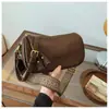 Bolsa Boston Fashion Tendência Retrô 2026 Novo Estilo Alça Larga Versátil Bolsa Pequena Bolsa Almofada Bolsa Transversal Feminina