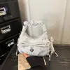 Bolso Fresco y Elegante para Mujer, Nuevo Modelo 2026, Moderno y de Alta Gama, de Nicho y Súper Popular, Bolso Cruzado de Hombro Único con Cadena