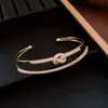 Estilo Europeu e Americano de Luxo Leve Zircônia Laço Quadrado Cabacinha Dupla Camada Aberta Pulseira Nicho Elegante Joias de Alta Qualidade para Mulheres