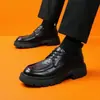 Zapatos casuales de cuero versátiles para hombre, estilo nuevo, punta redonda, transpirables, zapatos de cordones estilo de negocios, suela gruesa, zapatos Derby que aumentan la altura