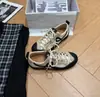 26 estilos del mismo modelo de Yibo, zapatillas de entrenamiento alemanas para mujer, zapatillas casual con cordones de suela gruesa y bloques de color, zapatillas de entrenamiento deportivas alemanas, transpirables para parejas