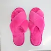 Zapatillas de casa cruzadas para boda de alta gama imitación piel de conejo terciopelo de coral no desechables fiesta dama de honor dama de honor dama de honor zapatillas