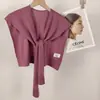 Elegante chal fino de punto al estilo de las celebridades de internet coreanas, hecho de mezcla de lana, adecuado para llevar en capas sobre un chaleco o camisa estilo vacacional
