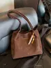 Bolsa Transfronteriza de Gran Capacidad para Mujer 2025 Nueva Bolso de Hombro Retro de Alta Gama Bolso Tote de Moda Otoño e Invierno para Viajar