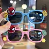 Gafas de Sol Polarizadas Súper Geniales de Spider-Man para Niños, Montura Cuadrada a la Moda de Silicona, Gafas Divertidas para Fotos de Niños