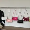 Bolsa Pequena Tendência Nicho de Ombro Único para Axila Nova Coleção Primavera/Verão 2026 Bolsa Transversal Simples Bolsa de Mão Versátil da Moda para Mulheres